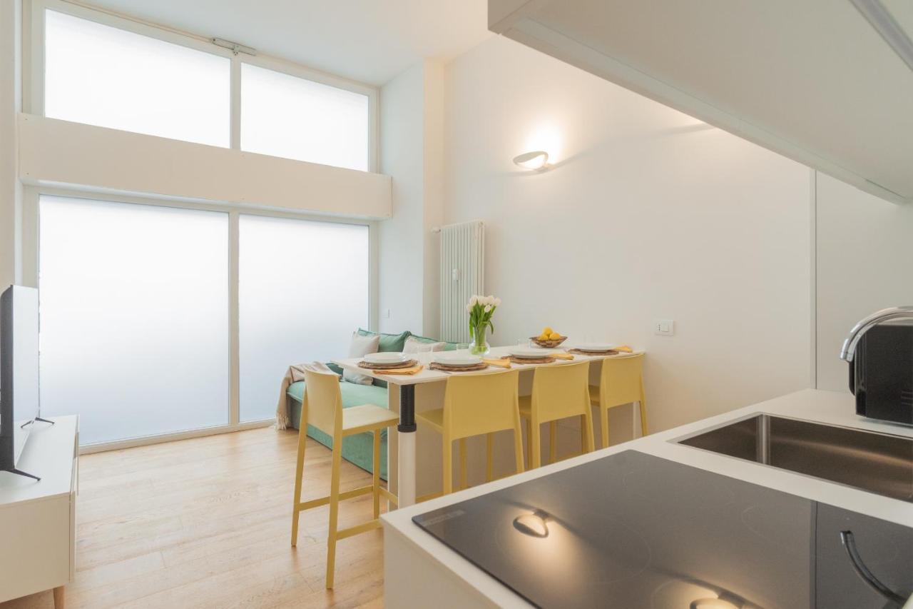 A Step From The Lake Apartment By Rent All コモ エクステリア 写真